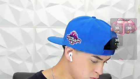 Snapshot of sam_daves_ chatting on 11.24.25 Sam online show from 11.24.25