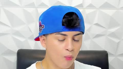 Snapshot of sam_daves_ chatting on 11.25.25 Sam online show from 11.25.25