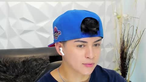 Snapshot of sam_daves_ chatting on 11.27.25 Sam online show from 11.27.25