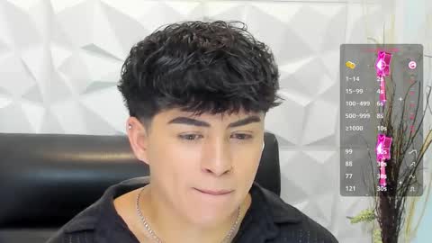 Snapshot of sam_daves_ chatting on 11.28.25 Sam online show from 11.28.25