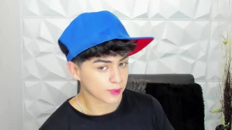 Snapshot of sam_daves_ chatting on 12.03.25 Sam online show from 12.03.25