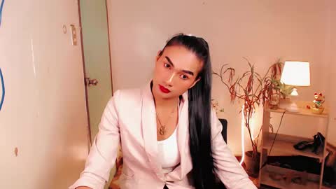 Snapshot of sam_mitinair chatting on 12.08.24 sam online show from 12.08.24