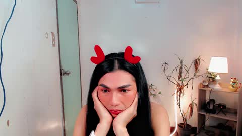 Snapshot of sam_mitinair chatting on 12.11.24 sam online show from 12.11.24