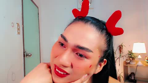 Snapshot of sam_mitinair chatting on 12.11.24 sam online show from 12.11.24