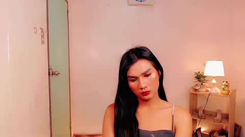 Snapshot of sam_mitinair chatting on 01.06.25 sam online show from 01.06.25