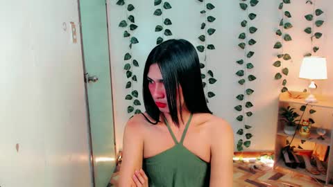 Snapshot of sam_mitinair chatting on 02.11.25 sam online show from 02.11.25