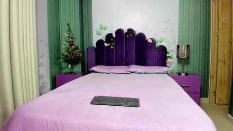 sam_naughty18 online show from 12.15.24