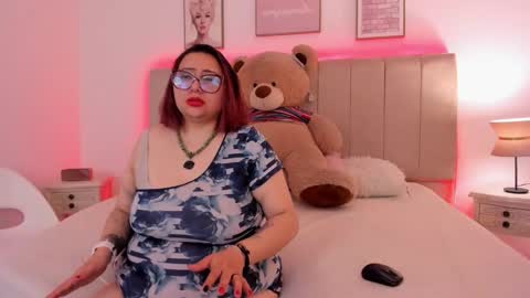 Snapshot of sam_von_tess chatting on 10.22.25 Samantha online show from 10.22.25