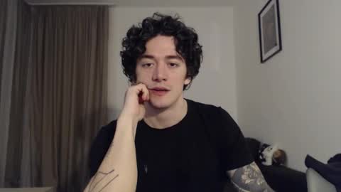 Snapshot of sam_winchest chatting on 11.28.25 Sam online show from 11.28.25