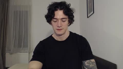 Snapshot of sam_winchest chatting on 12.19.25 Sam online show from 12.19.25