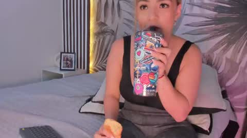 Samaantha  online show from 09.25.25