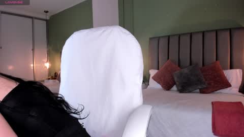 Snapshot of samaantharey chatting on 12.21.24 Samantha online show from 12.21.24