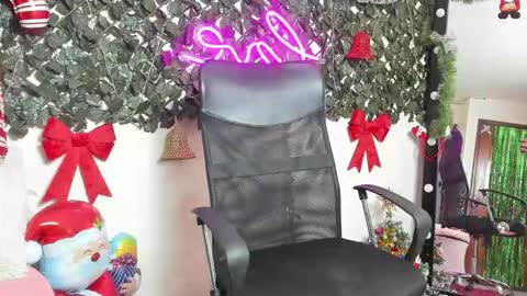 samantaortiz_ online show from 12.16.25