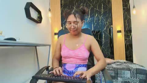    online show from 03.05.26