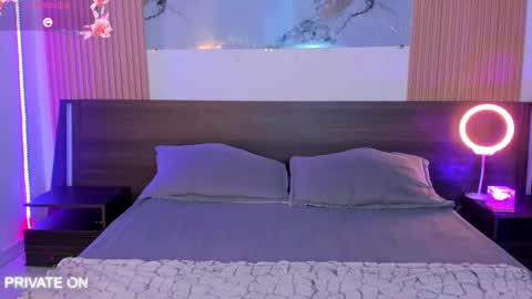 Snapshot of samantha_moons chatting on 12.04.25 samantha_moons online show from 12.04.25