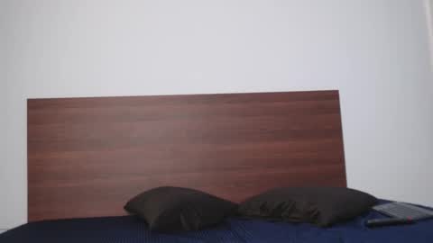 Snapshot of samanthaawellss chatting on 11.18.25 samanthaawellss online show from 11.18.25