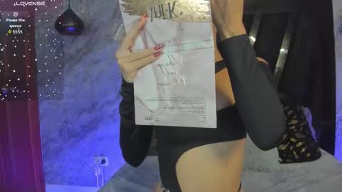 Snapshot of samanthaharpper chatting on 10.17.25 samanthaharpper online show from 10.17.25