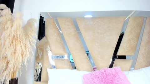 Snapshot of samanthalyx chatting on 03.11.25 Samantha online show from 03.11.25