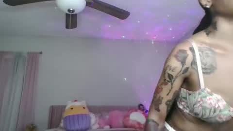 Snapshot of samanthaporsha chatting on 11.23.25 samanthaporsha online show from 11.23.25