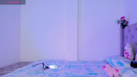 Samara is my name a pleasure delighted that you are here leave your thumb up it is important to me online show from 04.09.26