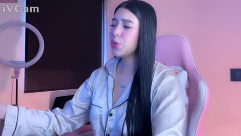 Snapshot of samara_lam chatting on 01.12.25 Sammy  online show from 01.12.25