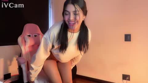 Snapshot of samara_lam chatting on 02.01.25 Sammy  online show from 02.01.25