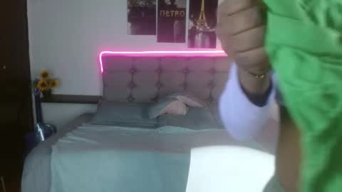 Snapshot of samara_roxx chatting on 10.18.25 samara_roxx online show from 10.18.25