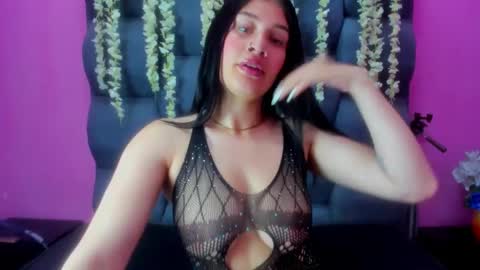 samarhamiller_ online show from 10.08.25