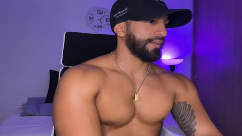 Snapshot of samdornan chatting on 02.08.25 Sam Dornan online show from 02.08.25