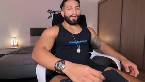 Snapshot of samdornan chatting on 03.12.25 Sam Dornan online show from 03.12.25