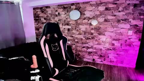 samiacooper25 online show from 04.13.26