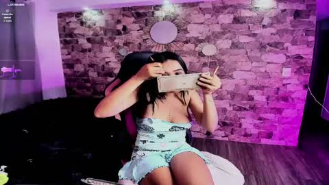 samiacooper25 online show from 04.18.26