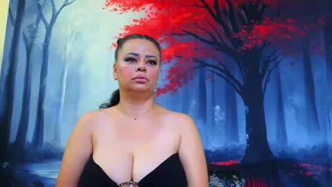     online show from 10.04.25