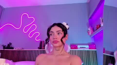 Snapshot of sammy__rose chatting on 05.19.26 Sammy Rose online show from 05.19.26
