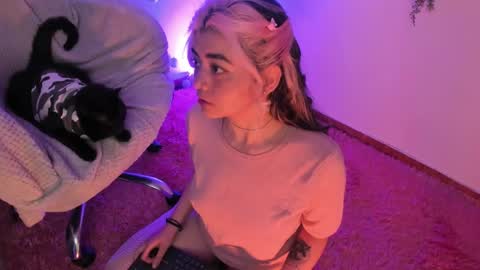 Snapshot of sammysammy_ chatting on 01.04.25 online show from 01.04.25