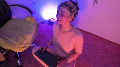 Snapshot of sammysammy_ chatting on 02.10.25 online show from 02.10.25