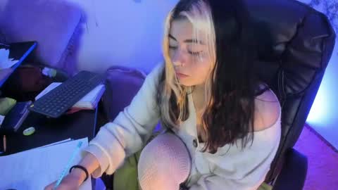 Snapshot of sammysammy_ chatting on 02.11.25 online show from 02.11.25