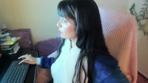   online show from 10.03.25
