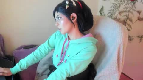 Snapshot of sammysammy_ chatting on 11.02.25 online show from 11.02.25