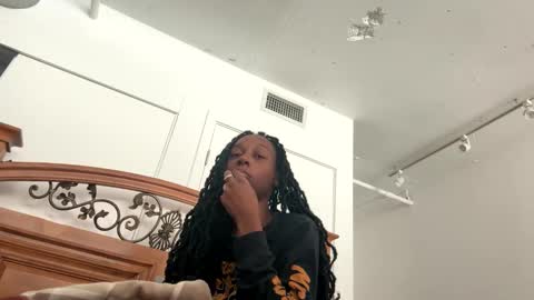 Snapshot of samoanne chatting on 12.19.24 Samoanne online show from 12.19.24