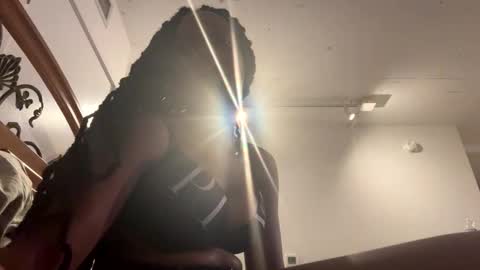 Snapshot of samoanne chatting on 12.20.24 Samoanne online show from 12.20.24