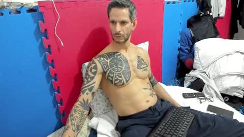 Snapshot of samuraijiu chatting on 10.25.25 samuraijiu online show from 10.25.25