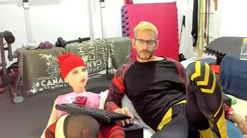 Snapshot of samuraijiu chatting on 11.15.25 samuraijiu online show from 11.15.25