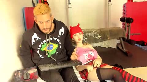 Snapshot of samuraijiu chatting on 11.21.25 samuraijiu online show from 11.21.25