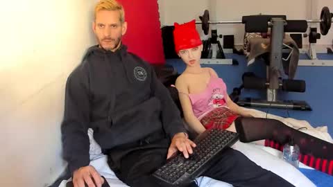 Snapshot of samuraijiu chatting on 12.01.25 samuraijiu online show from 12.01.25