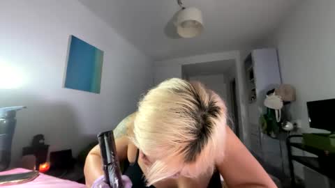 Snapshot of samymoon3 chatting on 11.06.25 Samymoon online show from 11.06.25