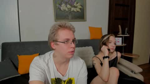 Snapshot of samyscott chatting on 12.01.25 SamyScott online show from 12.01.25