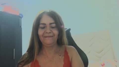 Snapshot of sanddi_milff chatting on 06.02.26 Sanddi online show from 06.02.26