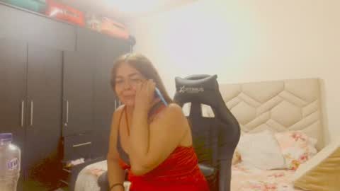 Snapshot of sanddi_milff chatting on 07.14.26 Sanddi online show from 07.14.26