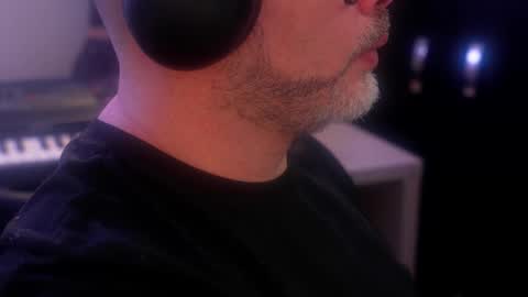 Snapshot of sanders_white chatting on 09.14.25 Sanders online show from 09.14.25